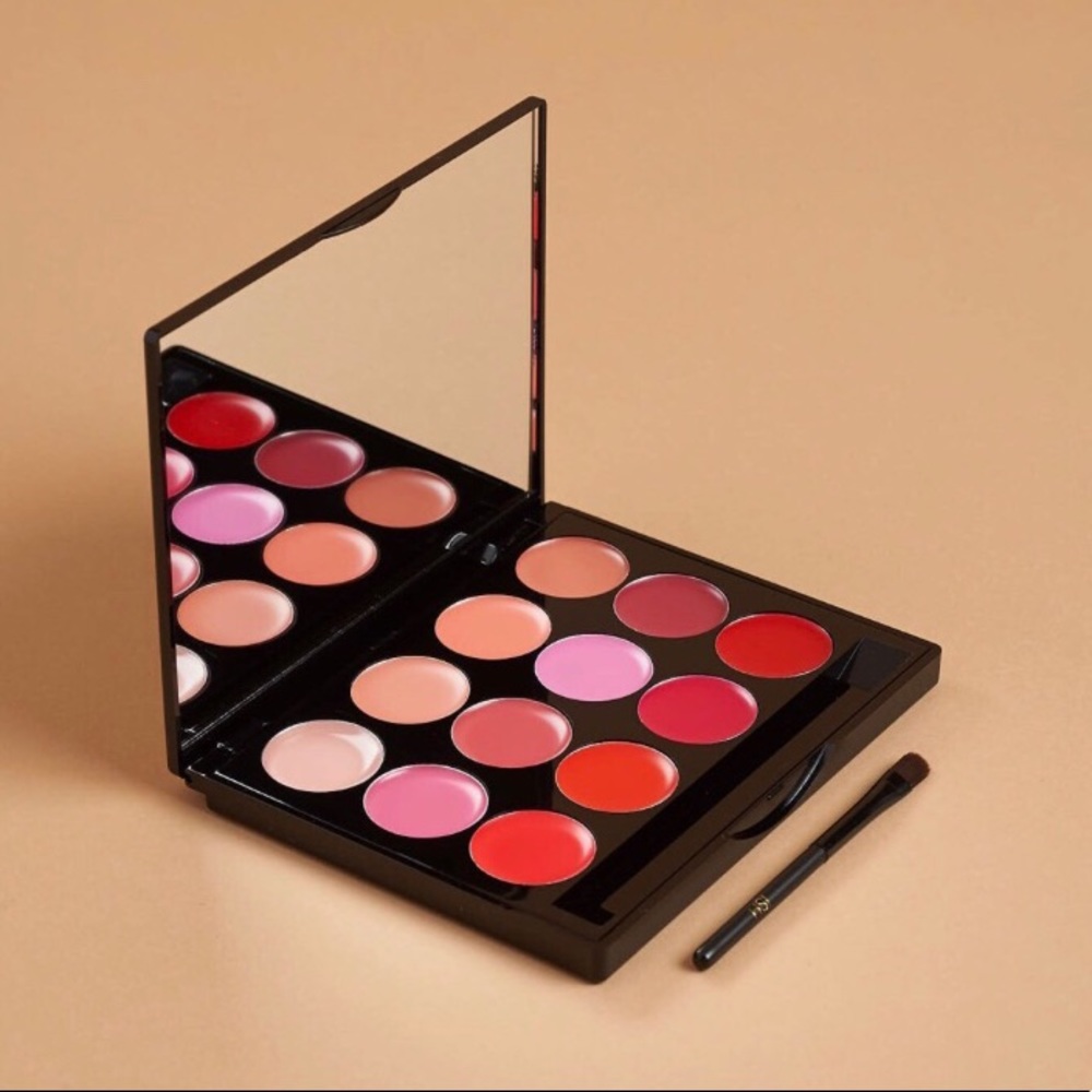 NIB - ISH Lip Statement Palette with brush